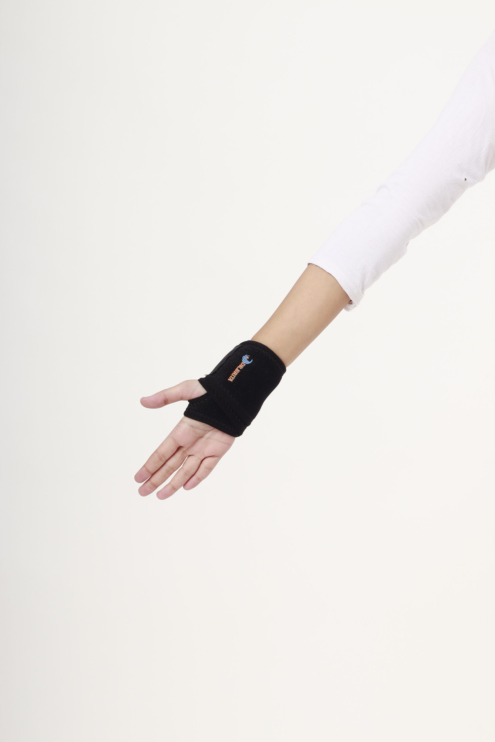 wrist-wrap-with-thumb-support